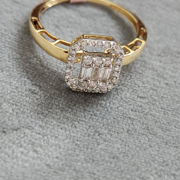 Diamond Ladies Ring